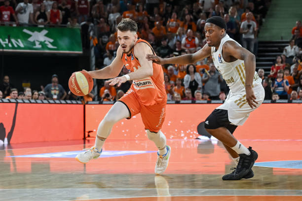 部效力的前 部效力的前